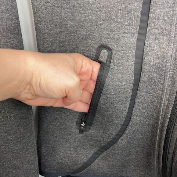 Athleta Fuse Hooded Scuba Gray Thumbhole
Zipper Pocket Zip Up Jacket Sz Small - Picture 5 of 13